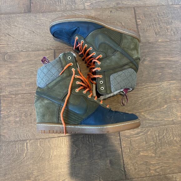 Nike Dunk Sky Hi Sneakerboot 2.0 Dark Loden Womens Size 9 Shoes 616715-300 - Picture 1 of 8